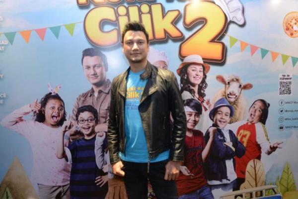 Aktor tampan Christian Sugiono tiba-tiba muncul di film anak-anak bertajuk Koki-Koki Cilik 2. Apa komentarnya?