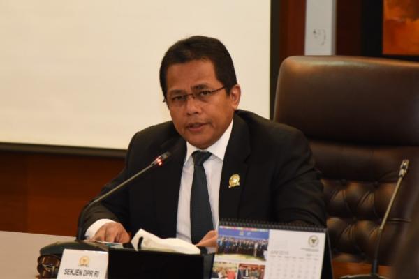 Sekretaris Jenderal DPR RI Indra Iskandar menyatakan, pelantikan Pejabat Struktural dan Fungsional di lingkungan Sekretariat Jenderal dan Badan Keahlian DPR dimaksudkan untuk mengisi kekosongan para Pejabat Eselon III dan Eselon IV karena pensiun.