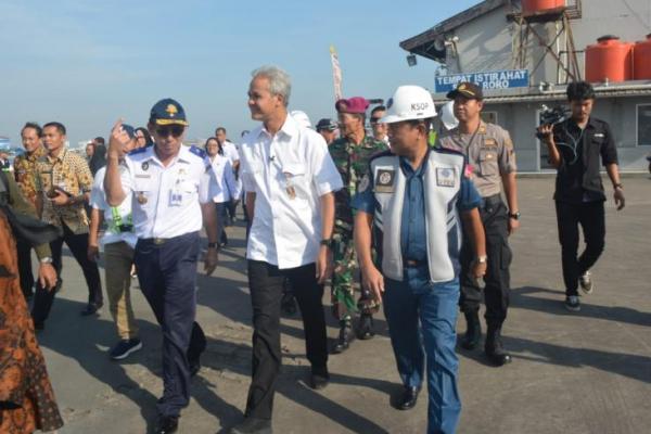 Gubernur Jawa Tengah Ganjar Pranowo masih terus memantau perkembangan bencana banjir di Kabupaten Pati.