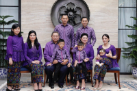 Kegemaran Ani Yudhoyono Tampil Kompak dengan Keluarga