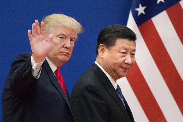 Lewat sambungan telepon dengan Presiden Donald Trump, Xi mengatakan China dan AS harus bersatu memerangi virus corona.