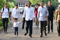 Presiden Jokowi Lebaran Bersama Jan Ethes 