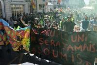 Demonstran Rompi Kuning Kembali Protes Pemerintahan Macron
