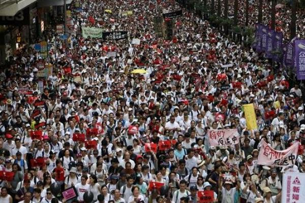 Pengunjuk rasa Hong Kong kembali akan turun ke jalan-jalan dalam jumlah besar pada Minggu (8/12) sore, untuk terus menekan kepemimpinan Carrie Lam yang dinilai pro-China.