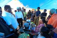 Menteri Amran Kawal Distribusi Bantuan Korban Banjir Sulawesi Tenggara