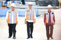 Rampung 80 Persen, Jokowi Bersama Gubernur Koster Tinjau Rehabilitasi Waduk Muara Tukad Badung