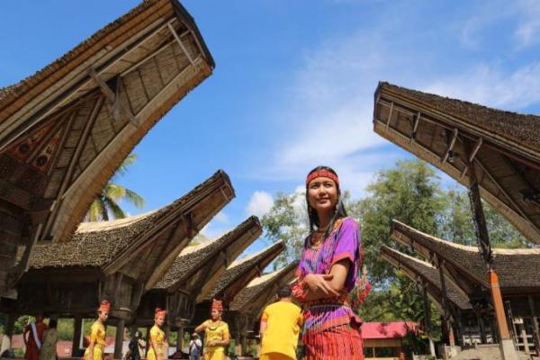 Dalam rangka gencarkan sektor pariwisata, Kemenpar sosialisasikan program Homestay Desa Wisata di Tana Toraja, Sulawesi Selatan.