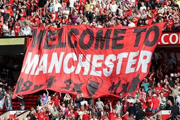 Nama Manchester United (MU) masuk dalam jajaran trending topik Twitter pada Senin siang, setelah dua penendang timnas Inggris gagal mengonversi penalti.