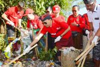 Pemprov Bali Gelar Gerakan Semesta Berencana Bali Resik Sampah Plastik