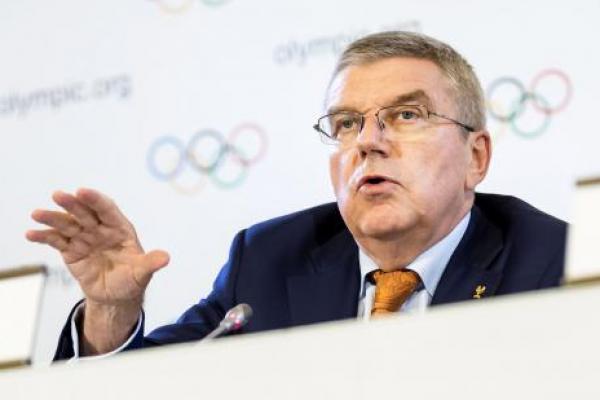 Pemerintah di Ukraina, Polandia, Inggris Raya, dan Republik Ceko, antara lain, marah dengan rencana IOC untuk atlet Rusia dan Belarusia untuk berkompetisi lagi.