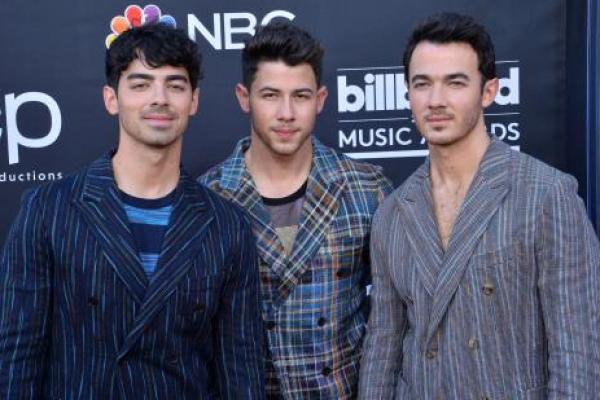 Jonas Brothers merupakan sebuah band pop rock asal Amerika Serikat. Dibentuk pada tahun 2005