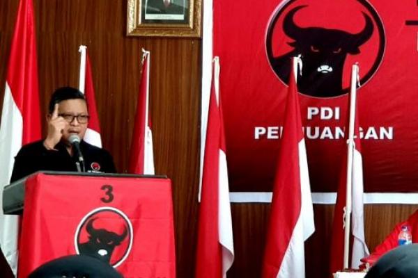 Meminta Megawati Soekarnoputri menjadi ketua umum kembali melalui kongres 8 Agustus mendatang.