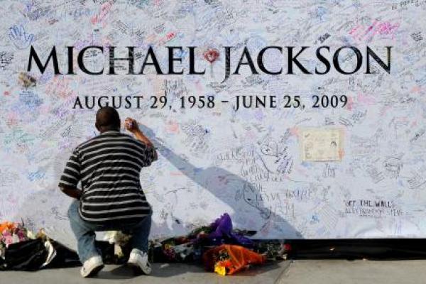 tanggal 25 Juni 2009, superstar hiburan Michael Jackson, yang dikenal sebagai 