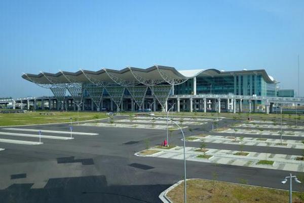 Budi juga menyampaikan, selain haji, pemerintah juga akan mulai menggunakan Bandara Kertajati bagi jemaah umrah