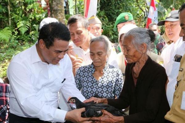 Achmad Yani menyoroti sepak terjang Amran yang dinilainya sukses menterjemahkan nawacita Presiden Jokowi-JK menjadi program pro kerakyatan.
