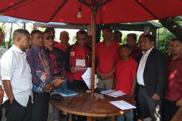 Umbu Zasa membantah keras tuduhan bahwa Jo`mari Flobamora telah memakai nama relawan pendukung Jokowi untuk melakukan pendudukan lahan.