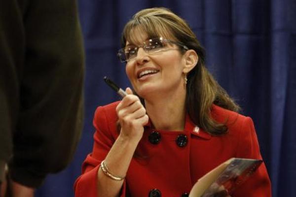 Pada 3 Juli 2009, Sarah Palin, yang menjadi tokoh nasional sebagai calon wakil presiden dari Partai Republik pada tahun 2008, mengumumkan bahwa ia mengundurkan diri sebagai gubernur Alaska