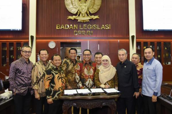 Rapat Pleno Baleg DPR RI yang dipimpin Ketua Baleg Supratman Andi Agtas secara aklamasi menyetujui Rancangan Undang-Undang (RUU) tentang Penanggulangan Bencana menjadi usul inisiatif DPR RI.