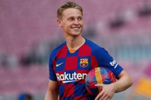 Barcelona Kembali Tawarkan De Jong ke MU