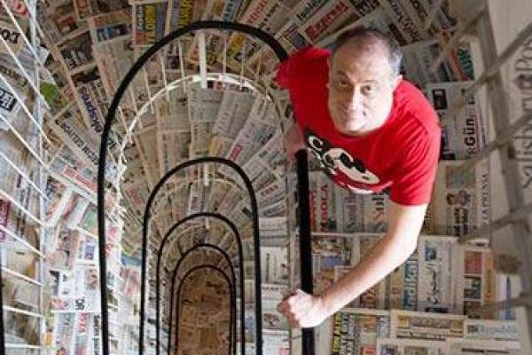 Sergio Bodini memiliki 1.444 judul surat kabar yang berbeda dari 115 negara, menghasilkan rekor untuk koleksi surat kabar terbesar dalam berbagai judul.