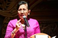 Ny Putri Koster Khawatir Kain Tenun Songket Bali Mulai Ditinggal Masyarakat