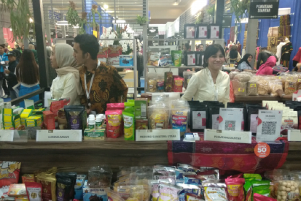 Pameran yang bertemakan “Mendorong Distribusi Ekonomi melalui UMKM Go Export dan Go Digital” menghadirkan koleksi khas Nusantara.