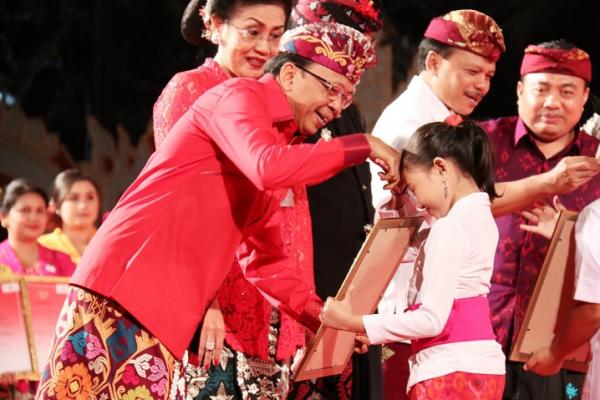 Gubernur Bali Wayan Koster menyatakan akan terus melakukan evaluasi secara menyeluruh untuk lebih menyempurnakan dan meningkatkan kualitas gelaran Pesta Kesenian Bali (PKB) pada tahun-tahun mendatang.
