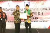 Asrorun Niam Sholeh Terima Anugerah Anggota Kehormatan Forum Pemuda Betawi