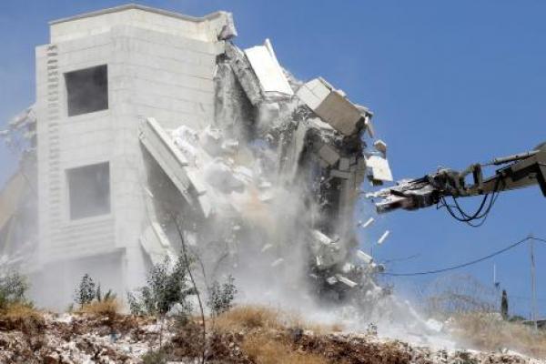 Israel menghancurkan 12 bangunan Palestina, termasuk beberapa bangunan bertingkat yang dianggap ilegal dalam operasi kontroversial