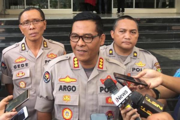 Polda Metro Jaya menjadwalkan pemanggilan kepada Ketua Umum FPI untuk dimintai keterangan.