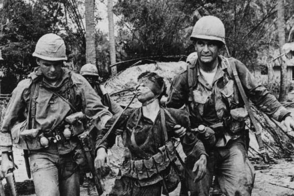 pada tanggal 28 Juli 1965, Presiden Lyndon B. Johnson mengumumkan bahwa ia mengirim 50.000 lebih banyak pasukan AS ke Vietnam Selatan segera, menggandakan draf panggilan bulanan.