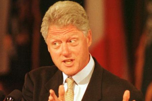 Pada 29 Juli 1999, seorang hakim federal di Little Rock, Ark., Didenda Presiden AS Bill Clinton $ 89.000 karena berbohong tentang hubungannya dengan mantan magang Gedung Putih Monica Lewinsky
