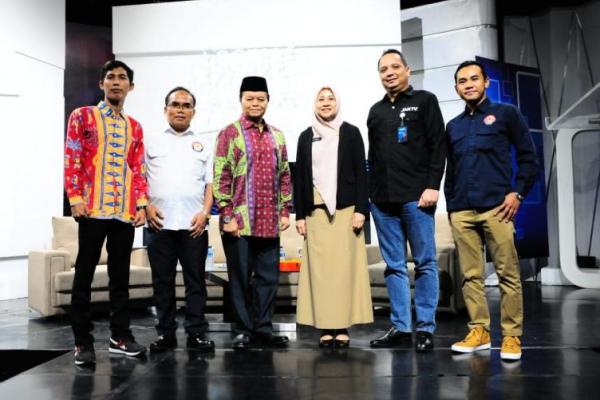 Di hadapan puluhan insan penyiaran, Wakil Ketua MPR RI Dr. H. M. Hidayat Nur Wahid MA, berharap Lembaga Penyiaran mampu menjadi media penyeimbang