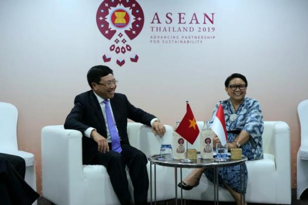  Secara konsisten Indonesia menyampaikan bahwa perdamaian dan stabilitas di Laut China Selatan perlu terus dijaga.