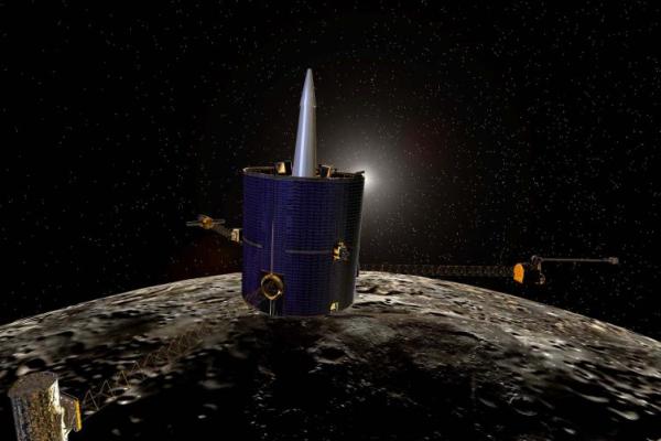 Pada 31 Juli 1999, NASA sengaja menabrak pesawat ruang angkasa Lunar Prospector ke bulan dengan harapan menemukan bukti air