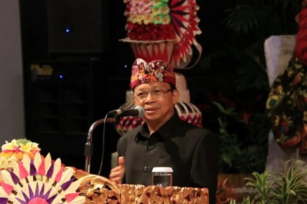 Gubernur Bali Wayan Koter menegaskan bahwa sudah seharusnya refenrensi sistem pembangunan mesti berbasis kearifan lokal. Apalagi khusus untuk Bali, seni dan budaya telah menyatu dalam segala sendi kehidupan masyarakat Bali.