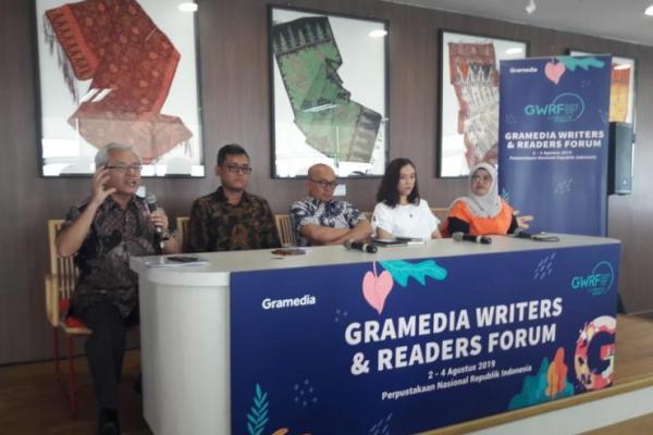 Pembaca dan juga penggemar buku-buku terbaik wajib datang ke gelatran acara Gramedia Writers & Readers Forum (GWRF).
 