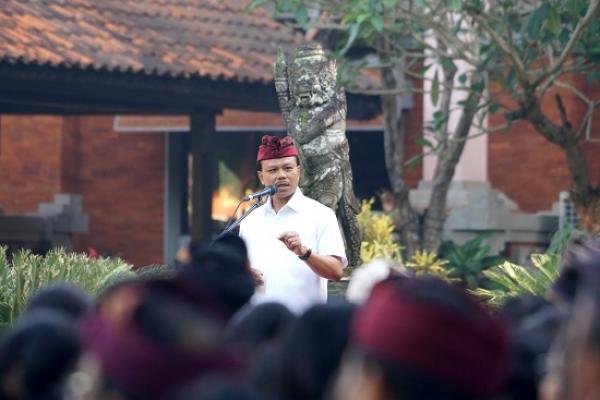 Sekretaris Daerah Provinsi Bali Dewa Made Indra mengapresiasi kinerja jajarannya yang berhasil mengantarkan Pemprov Bali meraih opini Wajar Tanpa Pengecualian (WTP).