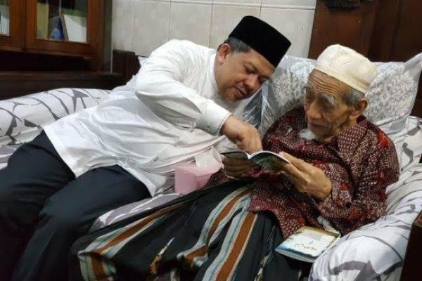 Wakil Ketua DPR RI, Fahri Hamzah menyampaikan ucapan duka yang mendalam atas wafatnya ulama kharismatik pemilik Pondok Pesantren Al-Anwar Sarang, Rembang, KH Maimoen Zubair.