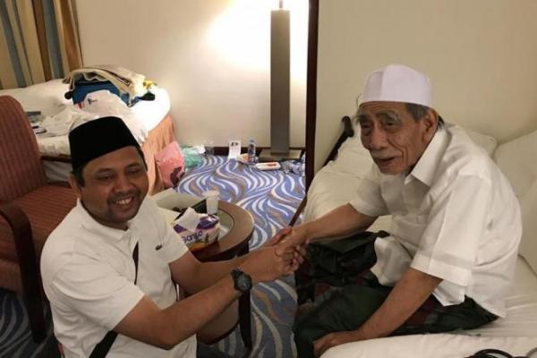 Indonesia kehilangan sosok ulama kharismatik KH Maimun Zubair yang wafat di Tanah Suci Mekkah.