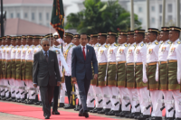 Awali Kunjungan, Presiden Jokowi Jumatan Bareng PM Mahatir