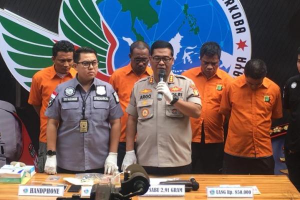 Tidak menjaga nama baik organisasinya, Ketua Front Pemuda Muslim Maluku (FPMM), Umar Kei justru tertangkap akibat narkoba.