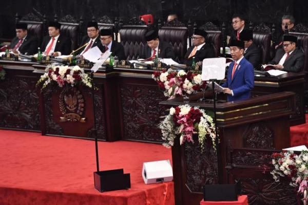 Ketua MPR RI Zulkifli Hasan memberikan ucapan selamat kepada Presiden Terpilih Joko Widodo dan juga wakilnya Kiai Ma`ruf Amin.