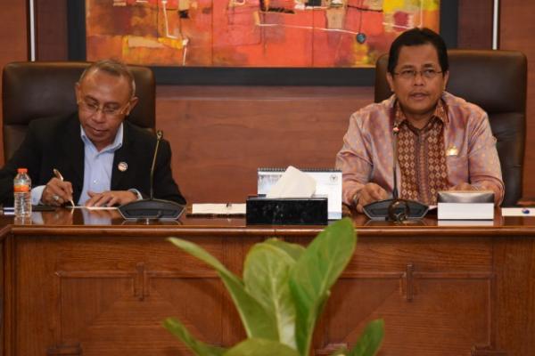 Sekjen DPR RI Indra Iskandar mengatakan saat ini Sekretariat Jenderal (Setjen) dan Badan Keahlian (BK) DPR RI tengah menyiapkan rangkaian kegiatan guna memperingati Hari Ulang Tahun (HUT) DPR RI ke 74 pada tanggal 29 Agustus 2019 mendatang.