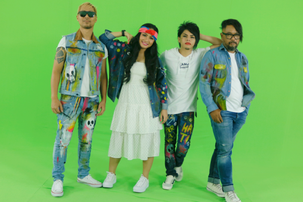 Sebuah theme song untuk film berjudul “Anak Garuda”, yang diproduksi oleh Yayasan Selamat Pagi Indonesia 