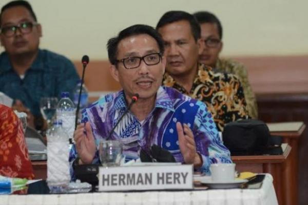 Ketua Komisi III DPR, Herman Herry mengapresiasi Polri terkait penangkapan terduga pelaku penyiraman air keras terhadap penyidik KPK, Novel Baswedan.