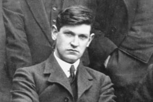 Pada 22 Agustus 1922, Michael Collins, seorang pendiri Tentara Republik Irlandia dan seorang tokoh kunci dalam gerakan kemerdekaan Irlandia, dibunuh oleh lawan-lawan politiknya