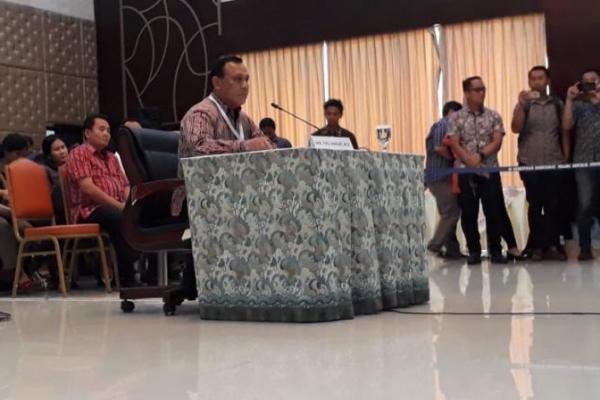Calon pimpinan Komisi Pemberantasan Korupsi (Capim KPK) Irjen Firli Bahuri mengklarifikasi soal tudingan gratifikasi penginapan di sebuah hotel di Lombok, Nusa Tenggara Barat (NTB) selama dua bulan.