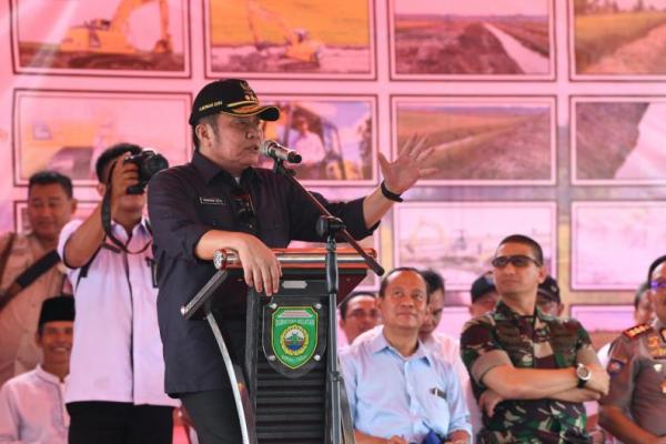 Menteri Amran, juga telah menkucurkan sebanyak 1.700 Alsintan di Sumatera Selatan.