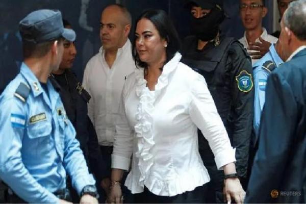Mantan ibu negara Honduras Rosa Elena Bonilla, istri mantan presiden Porfirio Lobo, dijatuhi hukuman 58 tahun penjara pada Rabu (4/9) kemarin